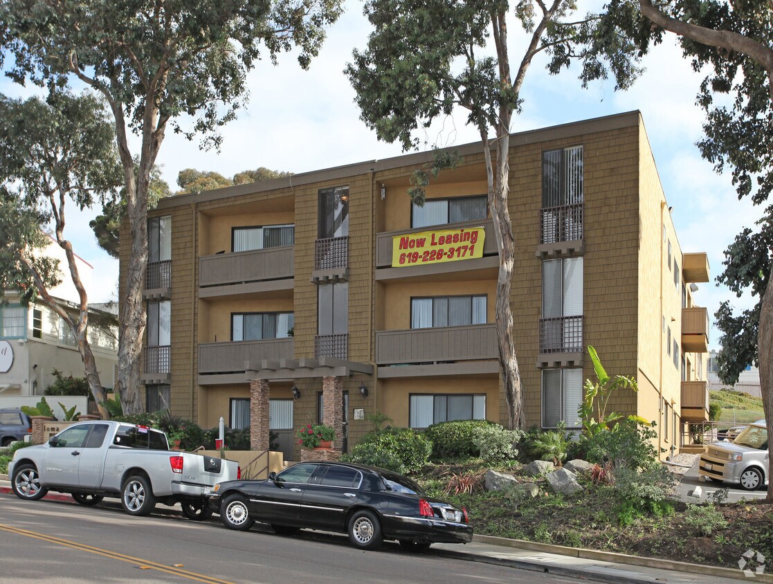 2185 Chatsworth Blvd, San Diego, CA 92107
