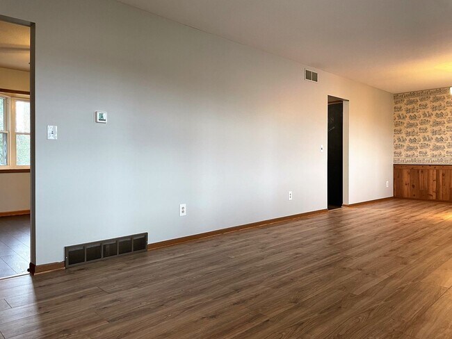 Foto del edificio - 700 S Waggoner Rd