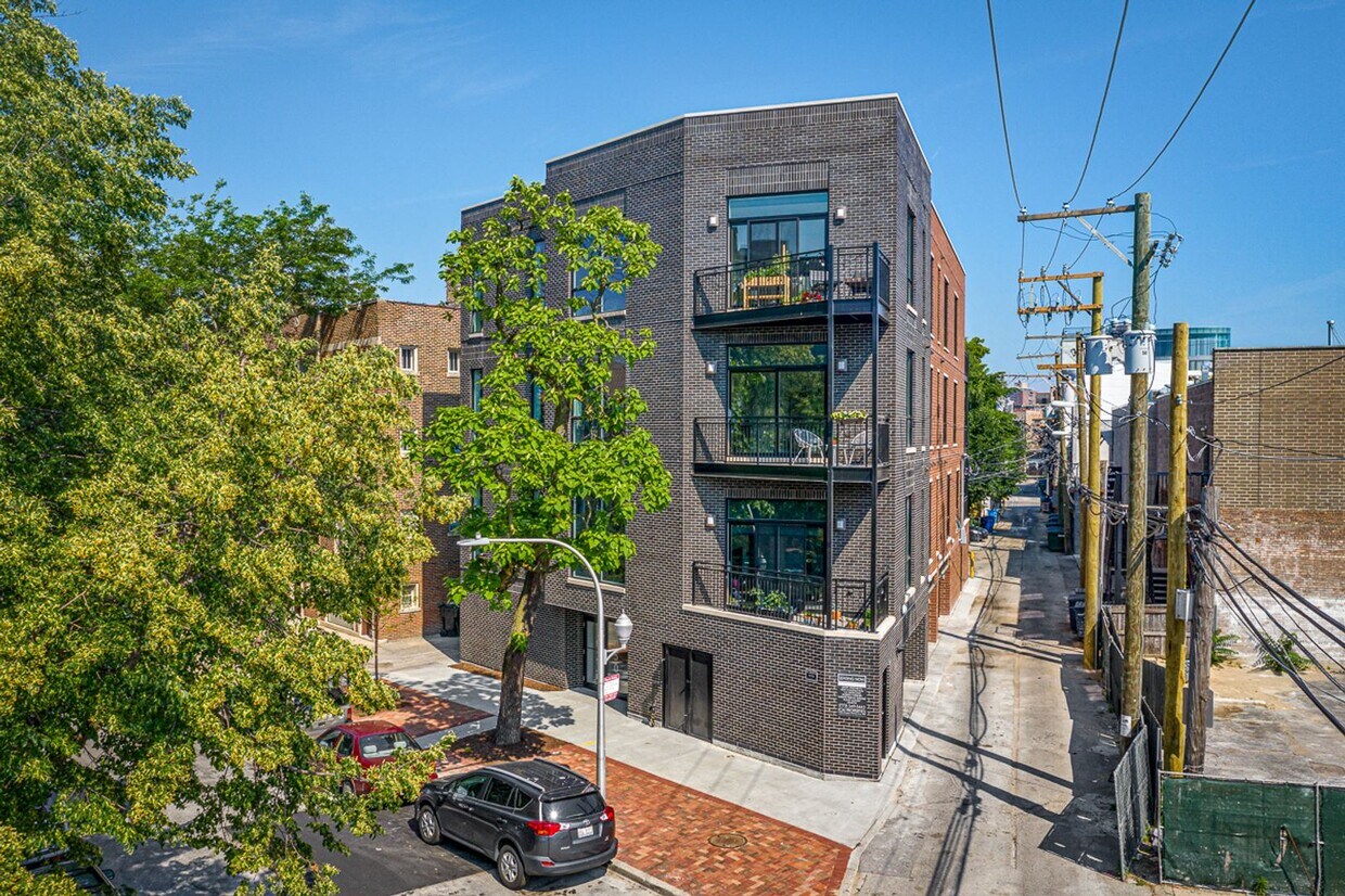 Foto del edificio - 1058 W Cornelia Ave