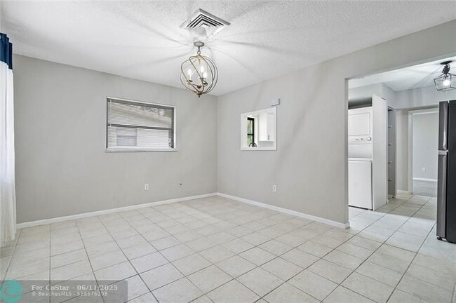 Building Photo - 3317 NE Jeannette Dr