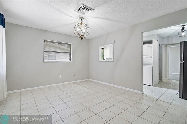 Foto del edificio - 3317 NE Jeannette Dr