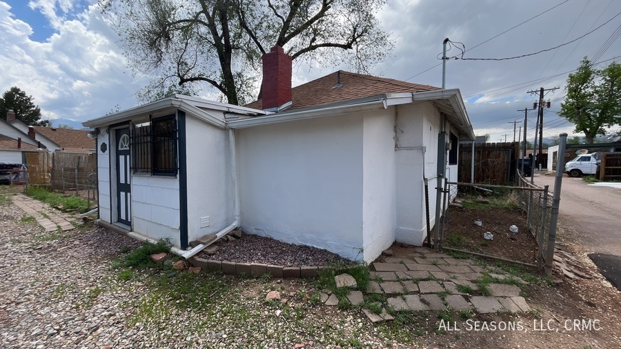 Primary Photo - 908 1/2 W Cucharras St-