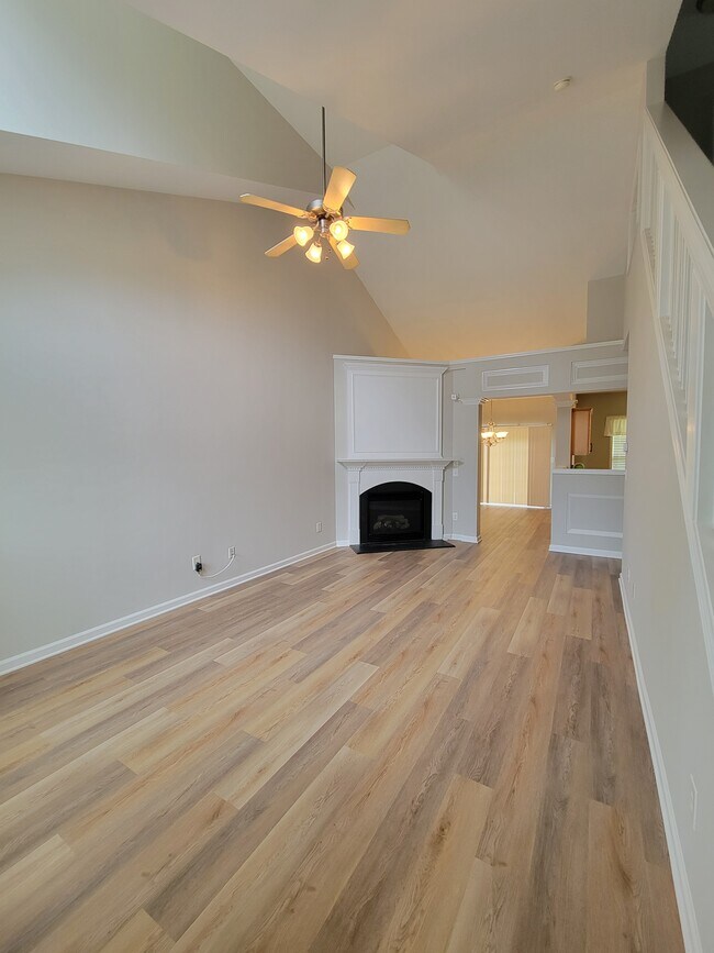 Foto del edificio - 7954 Willowglen Dr