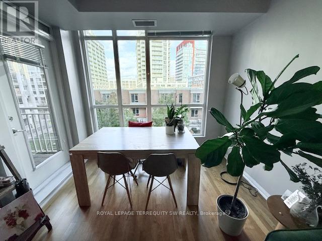 Building Photo - 628 Fleet St