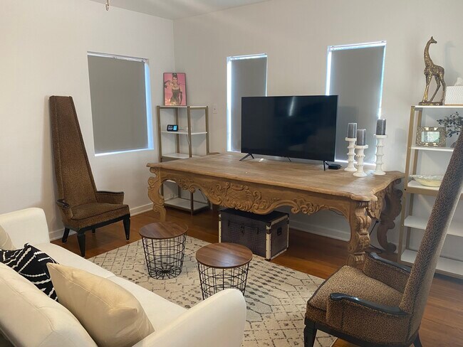 Foto del edificio - 152 N Bonnie Ave