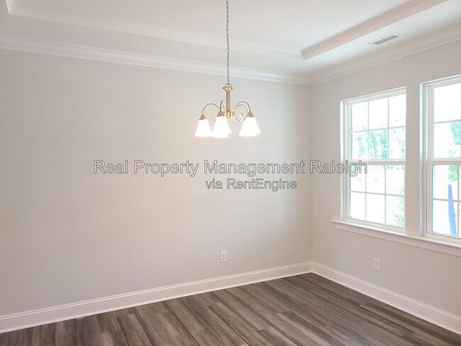 Building Photo - 704 Wrights Creek Way