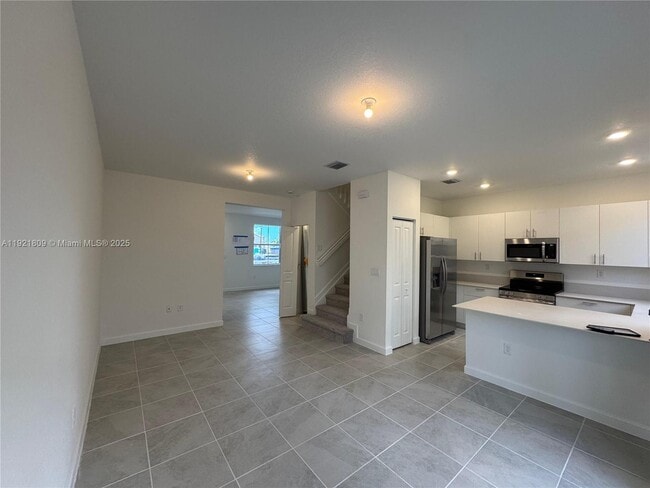 Building Photo - 2622 SE 27th Ct