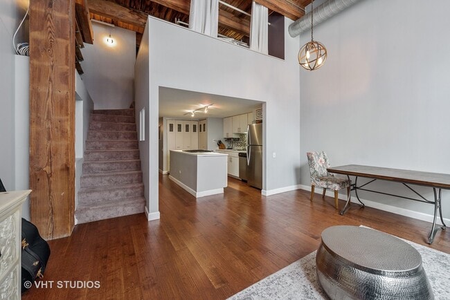 Foto del edificio - 1727 S Indiana Ave