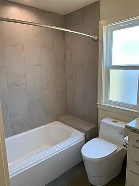 Foto del edificio - Bright, Modern, and Move-In Ready – Your P...