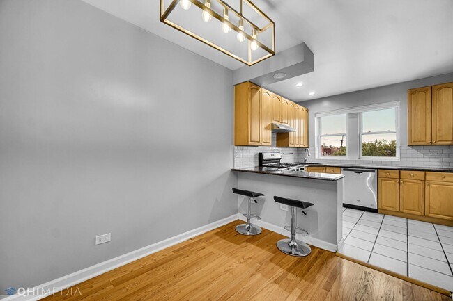 Foto del edificio - 4006 W Nelson St