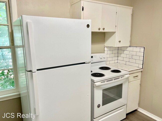 Building Photo - 3 br, 1 bath House - 2406 Circle Dr.