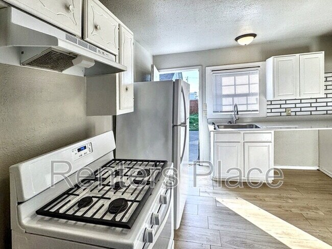 Foto del edificio - 513 E 8th St
