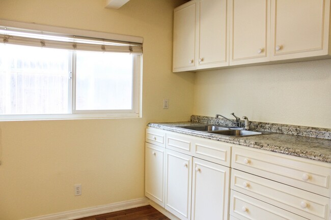 Building Photo - Oxnard | Silver Strand | 1 Bedroom + 1 Bat...