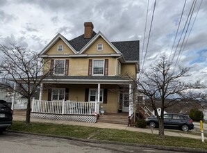 Building Photo - 372 Braddock Ave