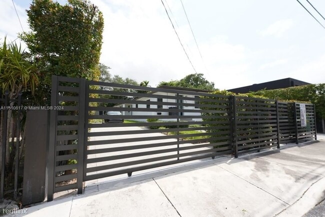 Building Photo - 2 br, 2 bath House - 36 NW 52nd St # 2