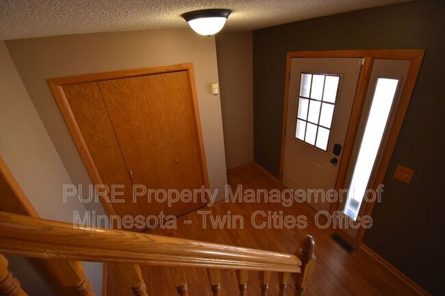 Foto del edificio - 2829 Golden Valley Rd