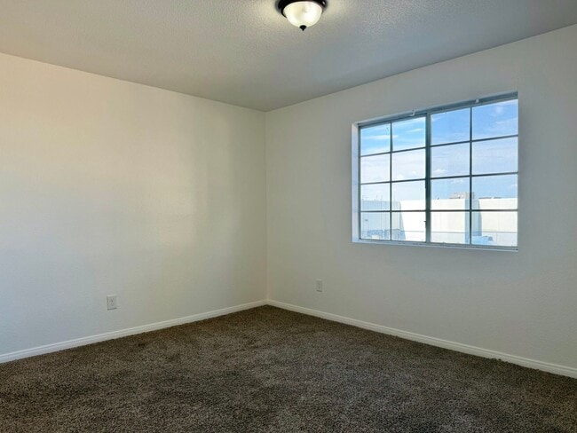 Building Photo - 230 Mission Catalina Ln