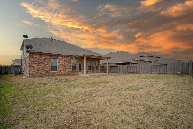 Foto del edificio - 6731 Trinity Trail Ln