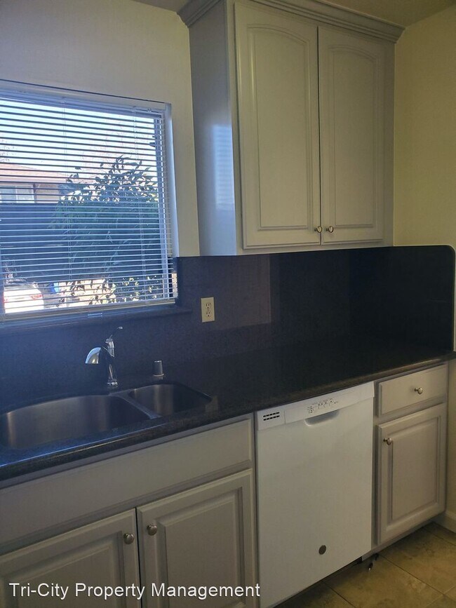 Foto del edificio - 3 br, 1.5 bath House - 42965 Corte Verde