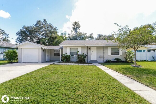 Building Photo - 1707 7th St W, Palmetto, FL 34221