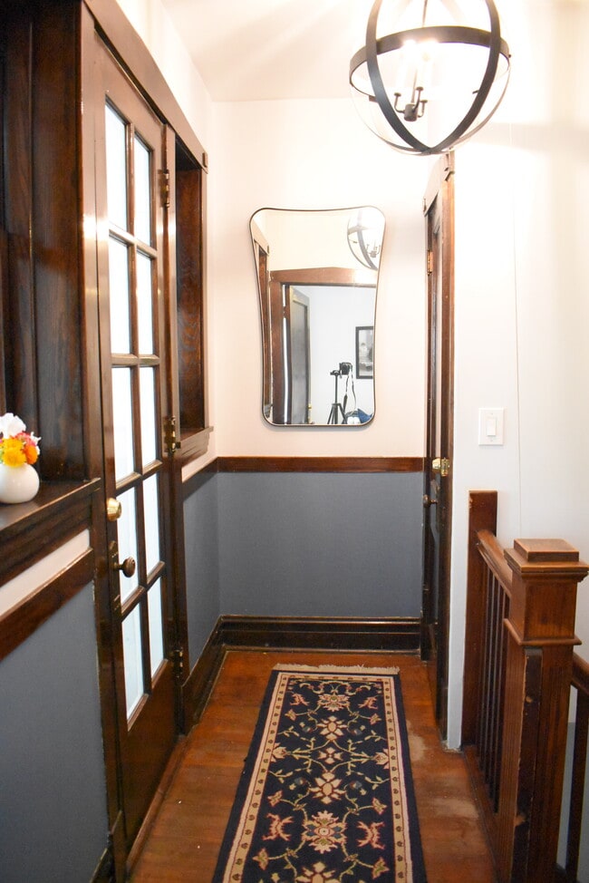 Foyer - 3425 N Monticello Ave