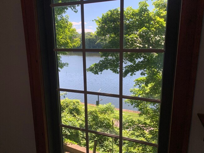 View - 172 S 1st St