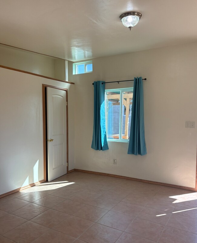 Foto del edificio - 3321 E Bellevue St