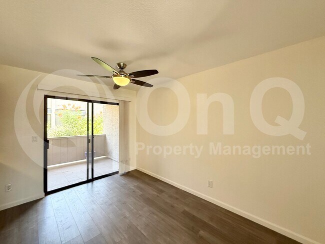 Building Photo - 1402 E Guadalupe Rd