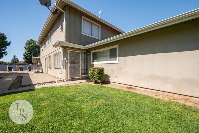 Building Photo - Fresno Westside Apt, 2BR/1BA, Shaw/Marks - Lots of Amenities