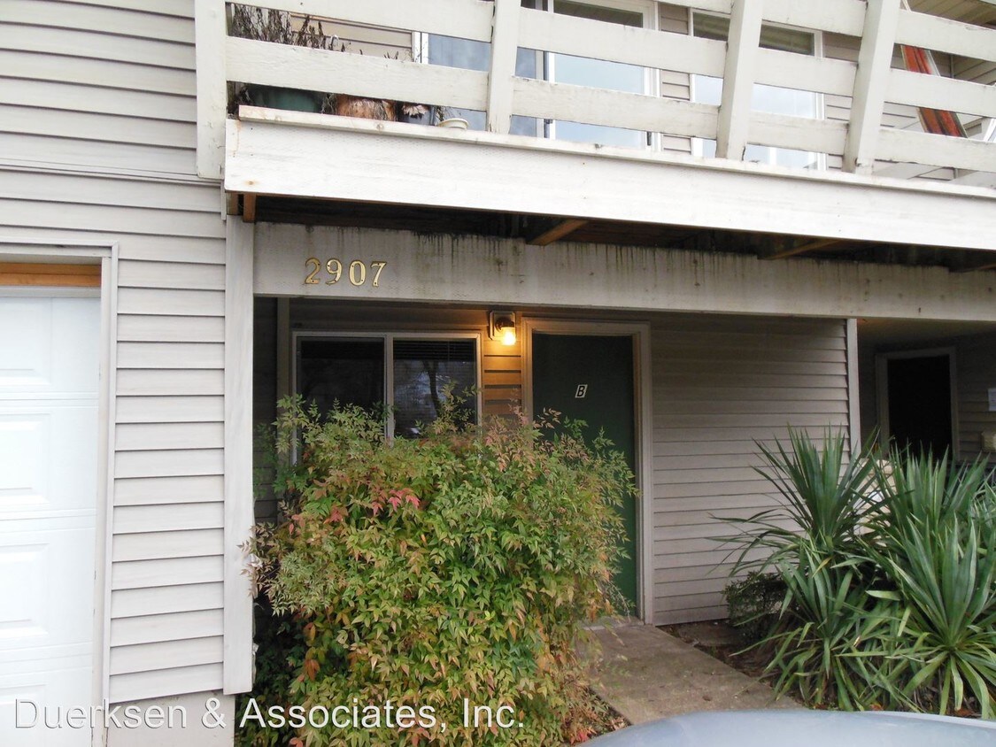 Primary Photo - 2905 NW Glenridge Dr