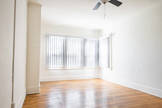 Building Photo - 117 Paloma Ave