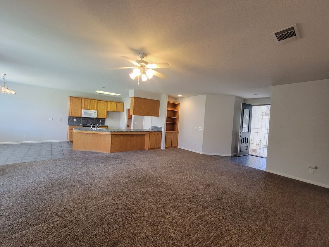 Foto del edificio - 1 year lease
