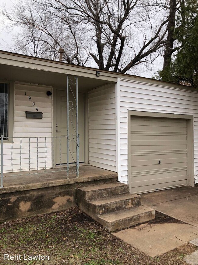Building Photo - 3 br, 1 bath House - 1904 NW Lawton Ave.