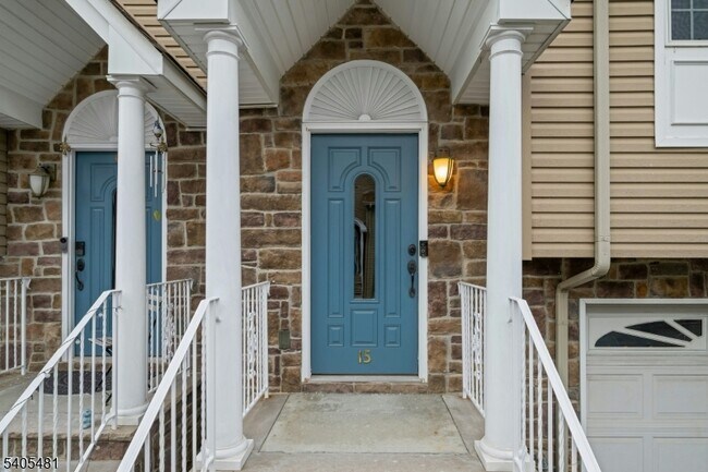 Foto del edificio - 102 Montgomery St