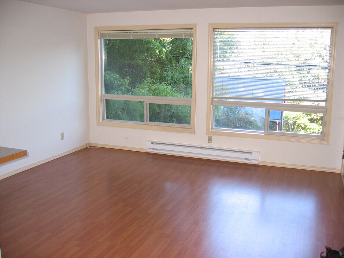 4735 Ravenna Ave NE Unit 2, Seattle, WA 98105 Apartment for Rent in