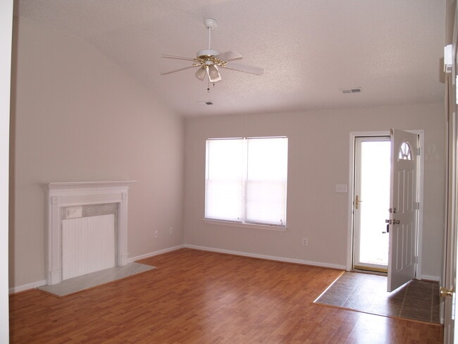 Photo - Charming 3b Home!