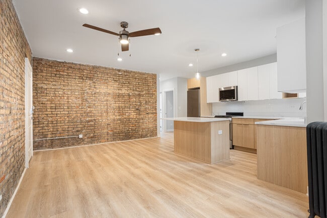 Foto del edificio - 7389 N Damen Ave