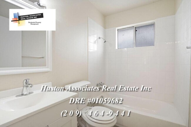 Foto del edificio - 4421 Calandria St #4