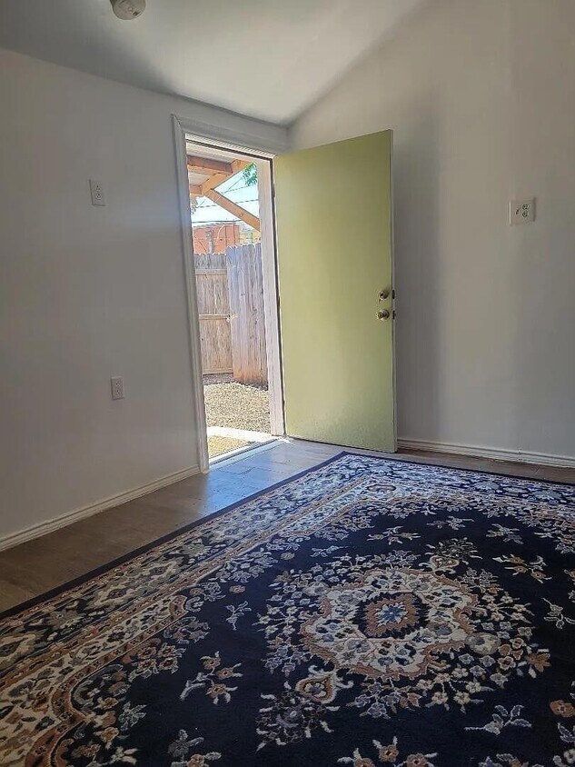 Foto principal - 2805 33rd St