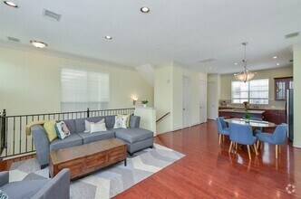 Building Photo - 3316 Clearview Cir