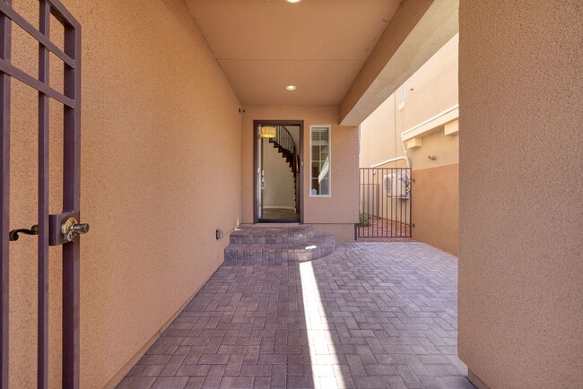 Foto del edificio - Summerlin Highly Upgraded Platinum Leed Ce...