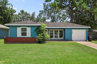 Building Photo - 2318 Pecan St