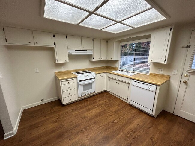 Foto del edificio - 3940-3946 W Hillsdale Ave