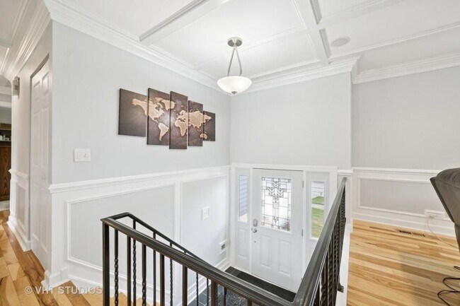 Building Photo - 4 bedroom in Naperville IL 60563