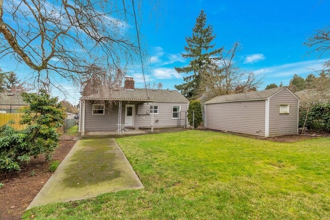 Building Photo - Great 2bd 1ba Cottage in Wedgwood