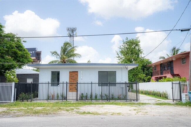 Foto del edificio - 666 NW 28th St