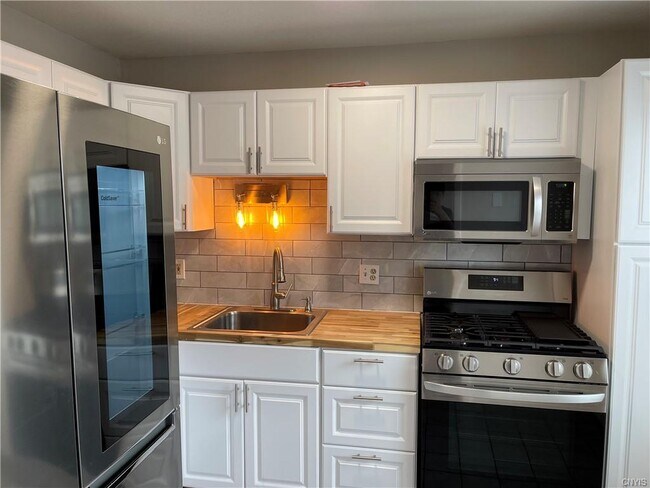 Building Photo - 17 Norris Ave