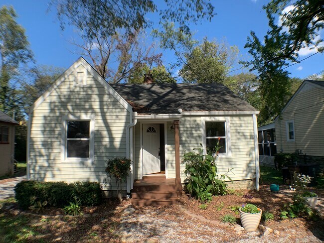 Building Photo - 1323 Chester Ave