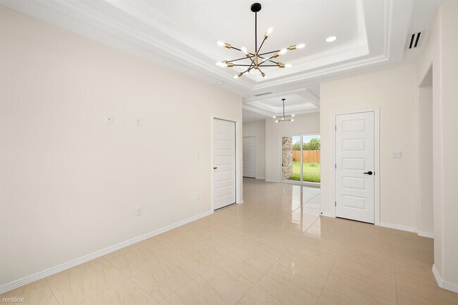 Foto del edificio - 3 br, 2 bath House - 2308 San Charbel St 2308