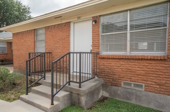 Building Photo - 341 Fouts Ave